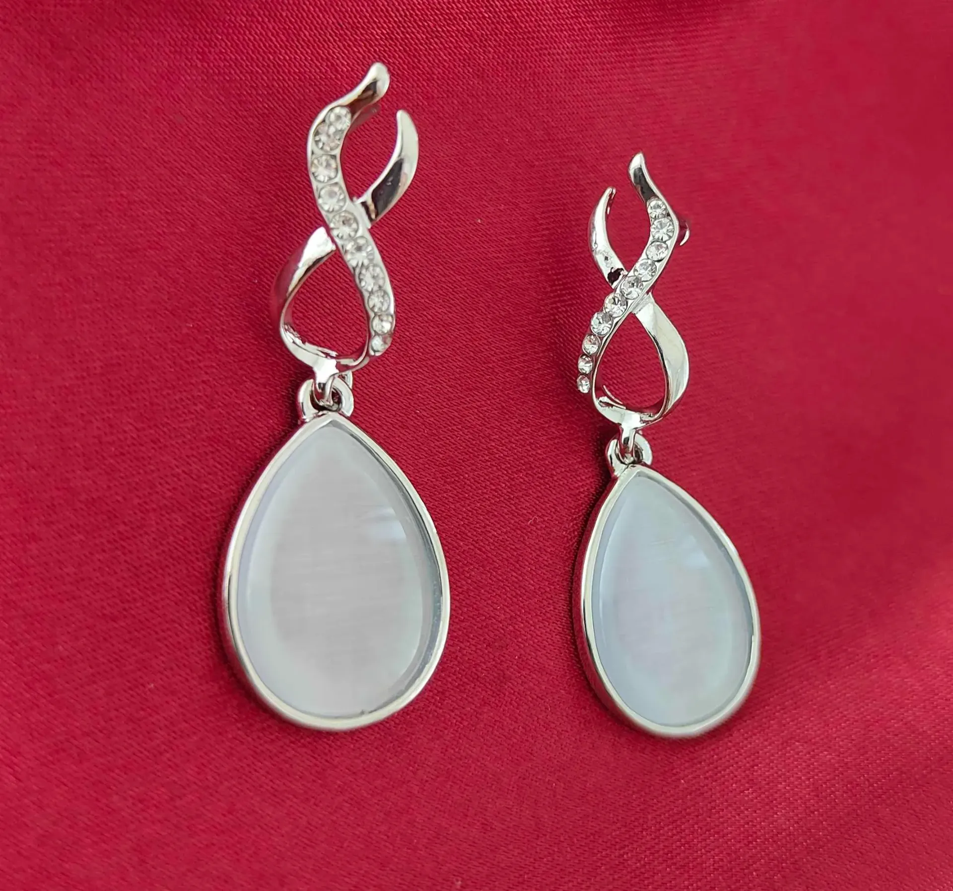 Infinity Teardrop Drops
