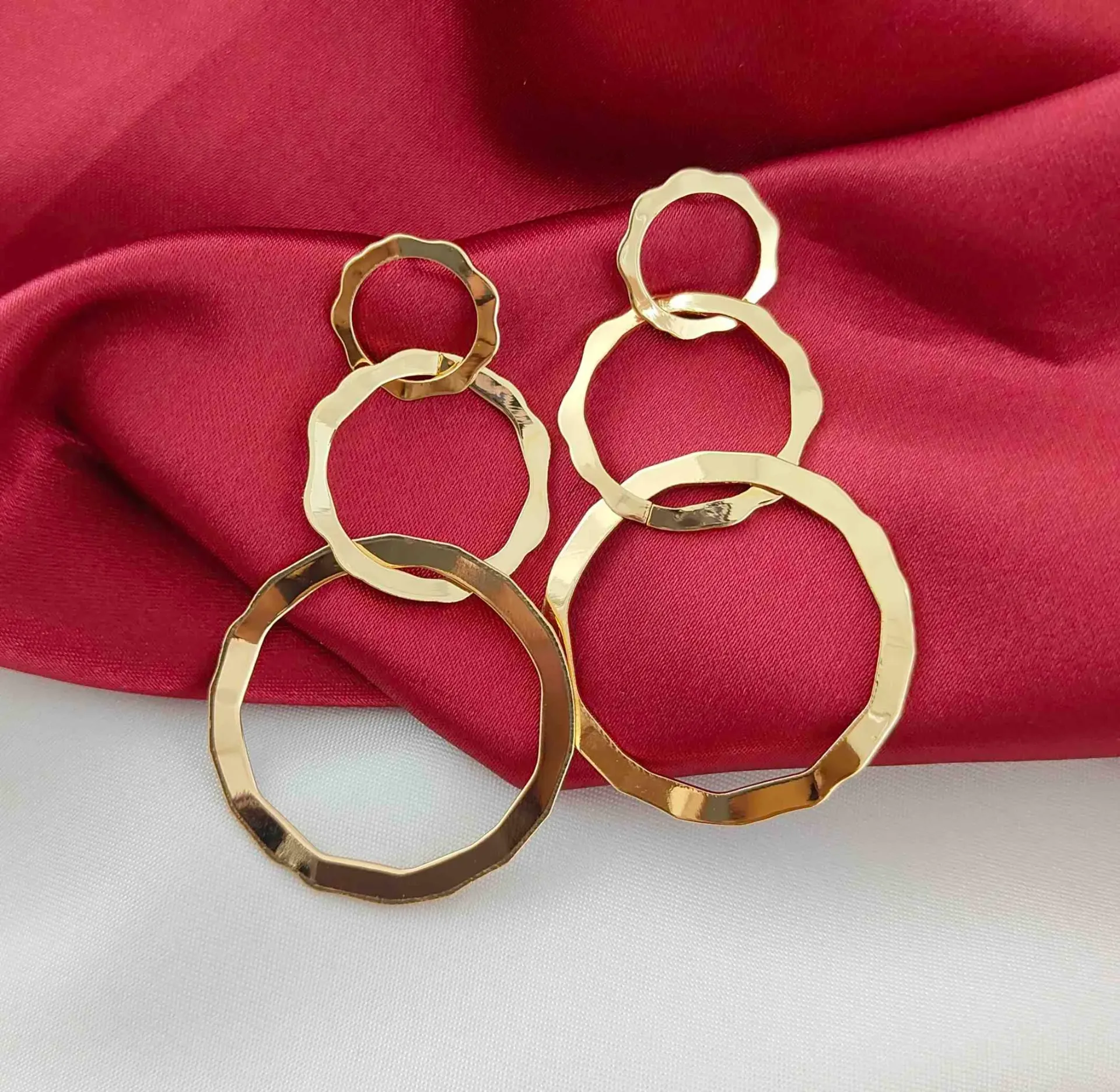 Triple Tier Graduated Hoops